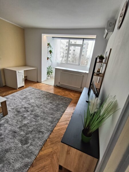 Stefan Cel Mare, langa metrou, colt cu Vasile Lascar ap 2 cam