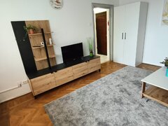 Stefan Cel Mare, langa metrou, colt cu Vasile Lascar ap 2 cam